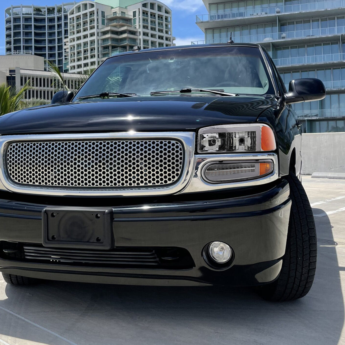 1999-2006 GMC Sierra Denali/2007 Sierra Classic Denali/2000-2006 Yukon/XL Denali Factory Style Headlights with LED Sequential Turn Signal Bumper Lights (Chrome Housing/Clear Lens)