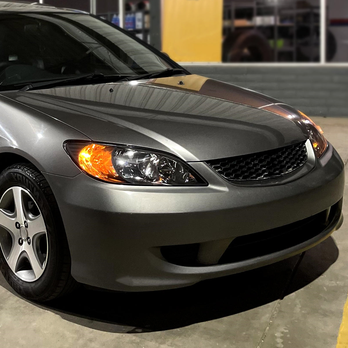 2004-2005 Honda Civic Crystal Headlights (Matte Black Housing/Clear Lens)
