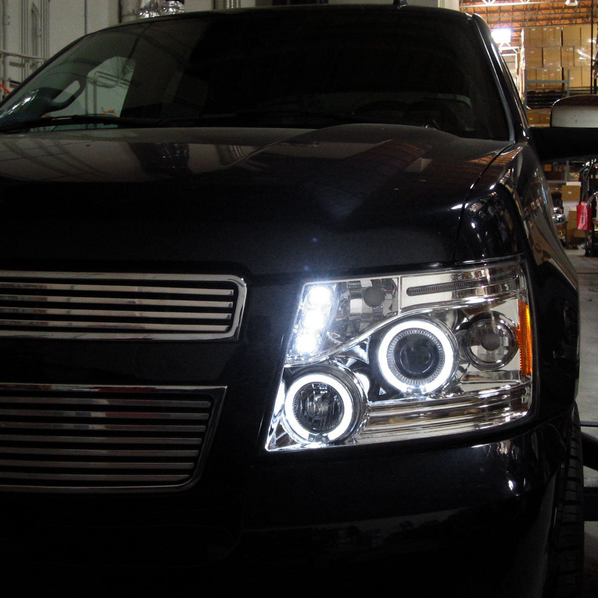 2007-2013 Chevrolet Avalanche/ 2007-2014 Tahoe Suburban Dual Halo Projector Headlights (Chrome Housing/Clear Lens)
