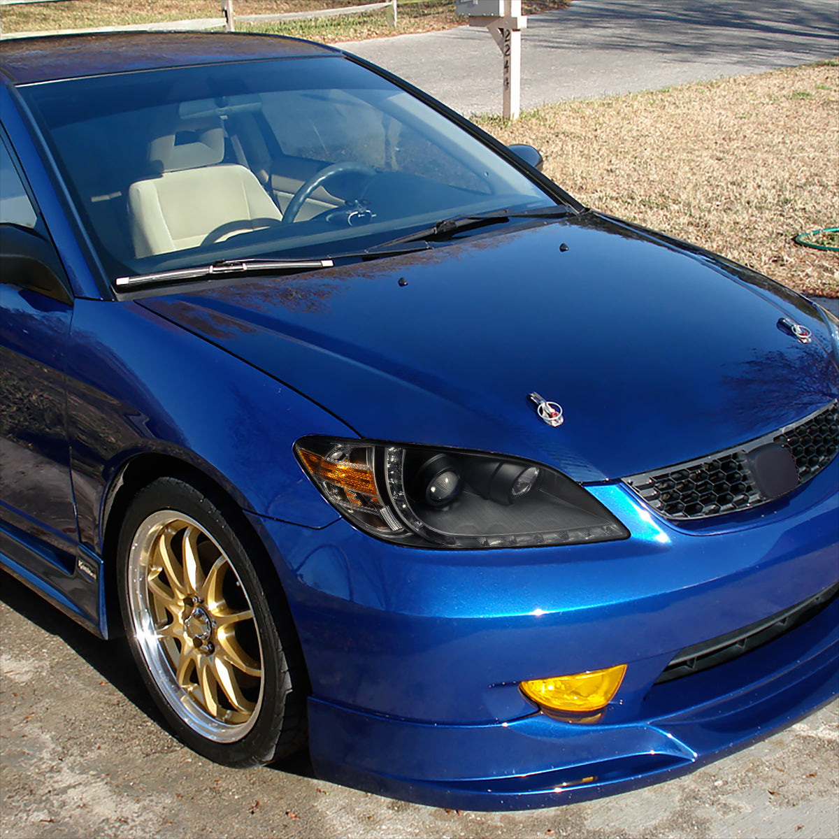 2004-2005 Honda Civic Projector Headlights w/ R8 Style LED Light Strip (Matte Black Housing/Clear Lens)