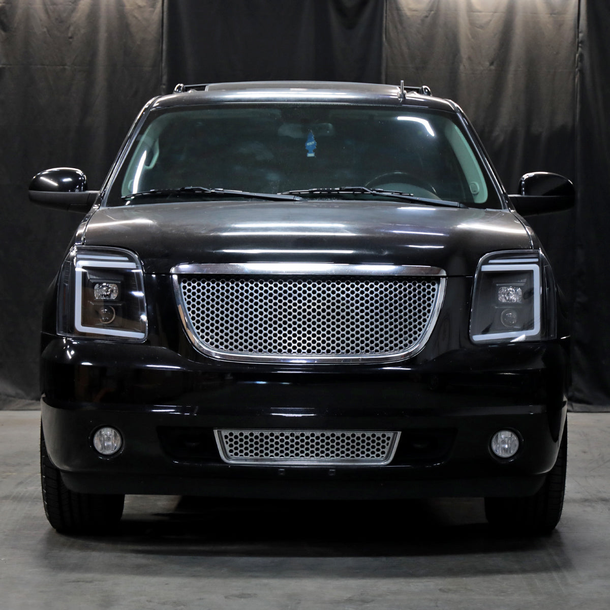 2007-2014 GMC Yukon/XL 1500/XL 2500 Switchback Sequential LED Turn Signal Projector Headlights (Matte Black Housing/Clear Lens)
