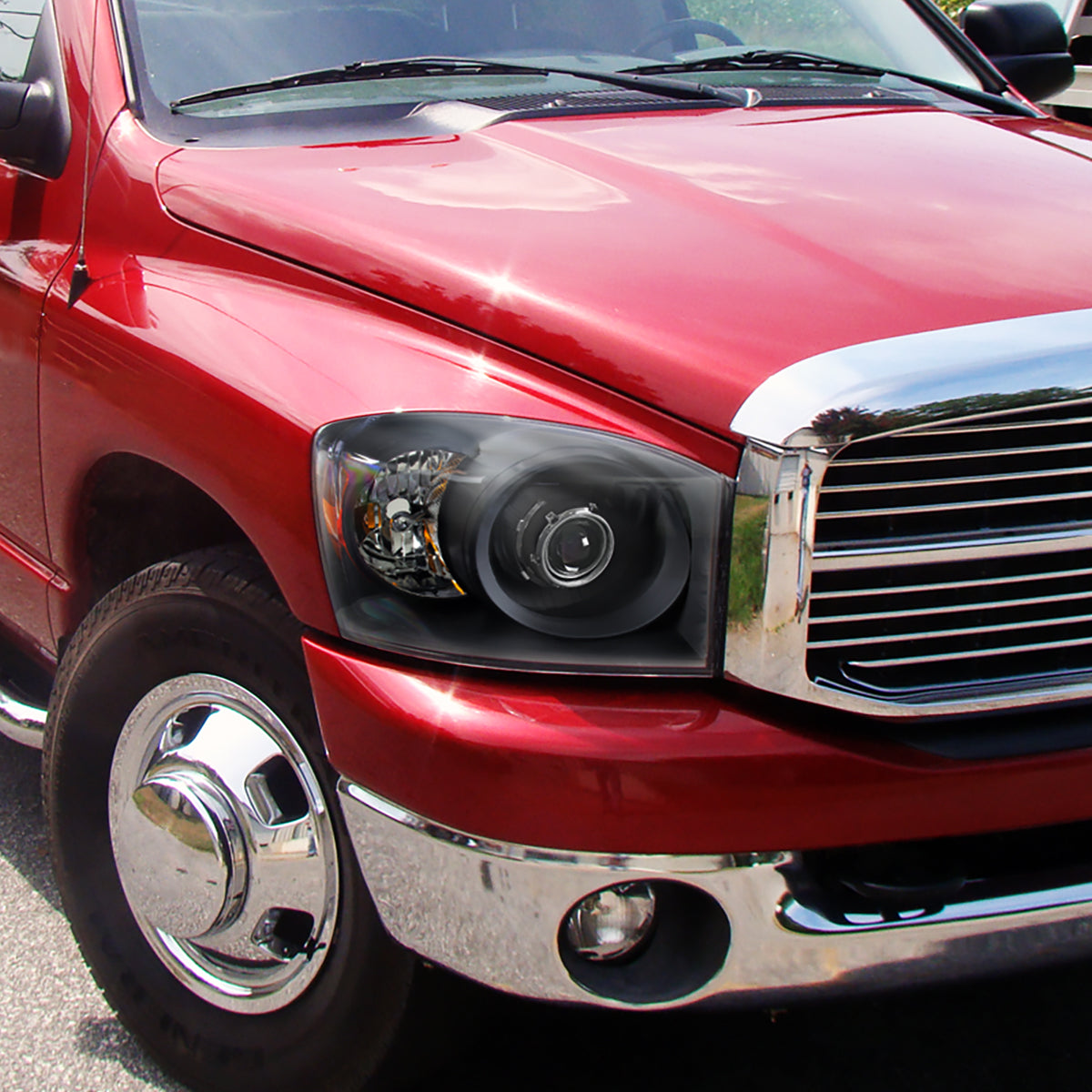 2006-2008 Dodge RAM 1500/ 2006-2009 RAM 2500 3500 Retro Style Projector Headlights (Matte Black Housing/Clear Lens)