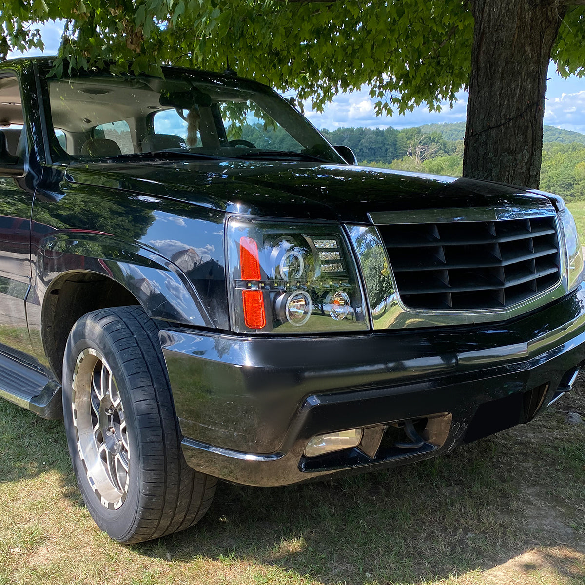 2002-2006 Cadillac Escalade Dual Halo Projector Headlights w/ SMD LED Light Strip (Matte Black Housing/Clear Lens)