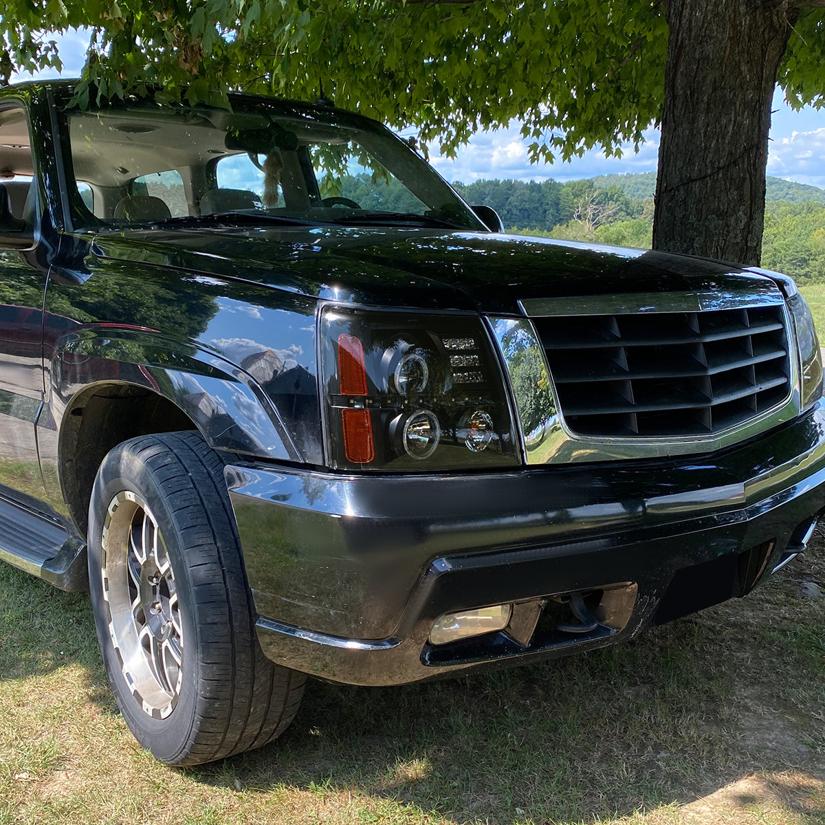 2002-2006 Cadillac Escalade Dual Halo Projector Headlights w/ SMD LED Light Strip (Black Housing/Smoked Lens)