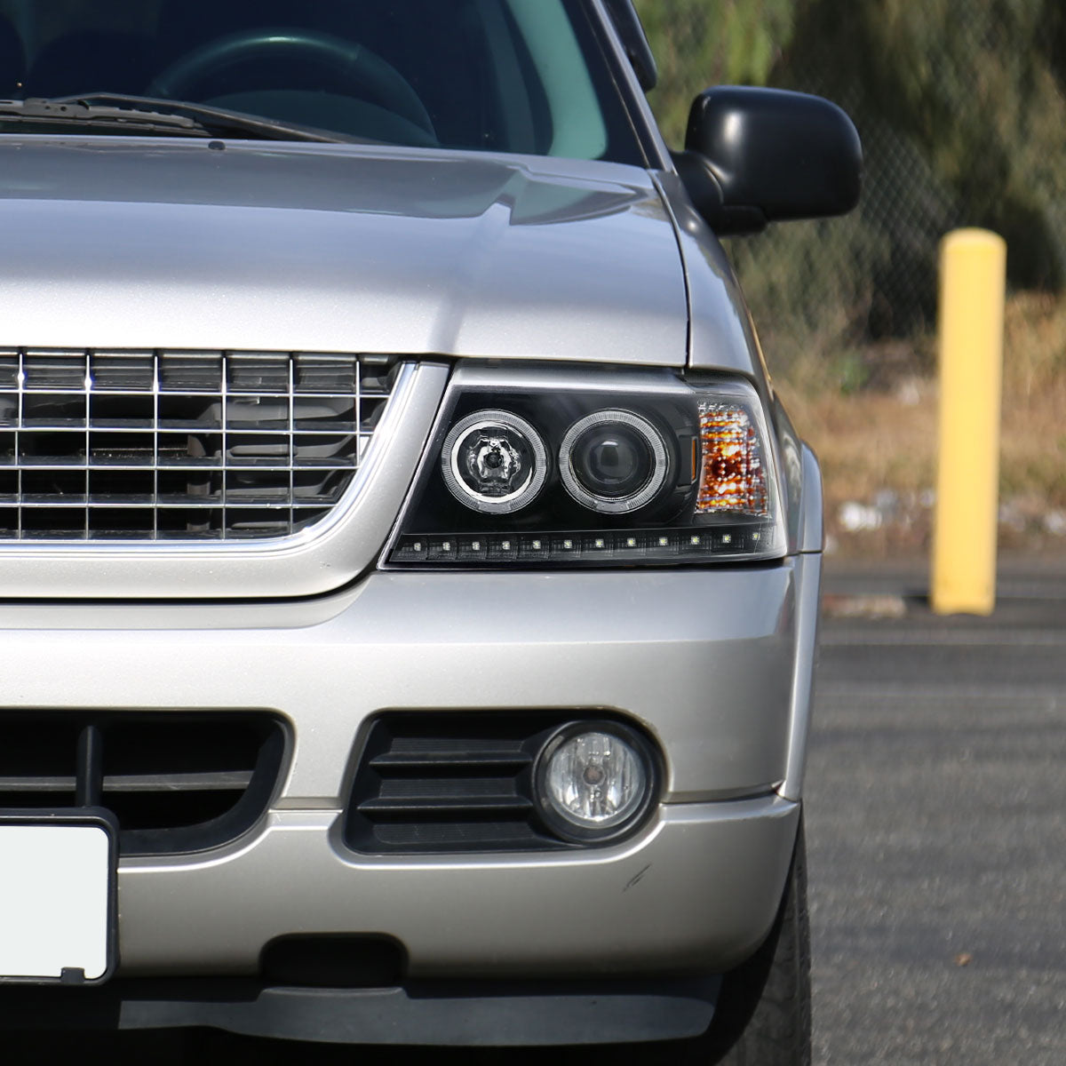 2002-2005 Ford Explorer Dual Halo Projector Headlights (Matte Black Housing/Clear Lens)