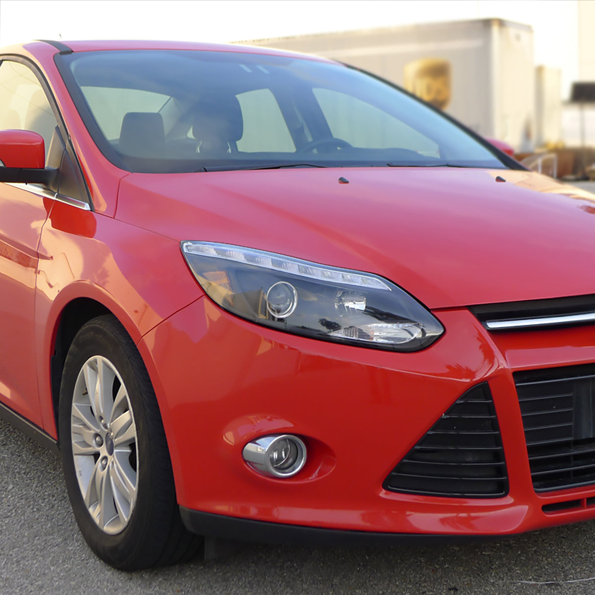 2012-2014 Ford Focus Projector Headlights w/ LED Light Strip & LED Turn Signal Lights (Matte Black Housing/Clear Lens)