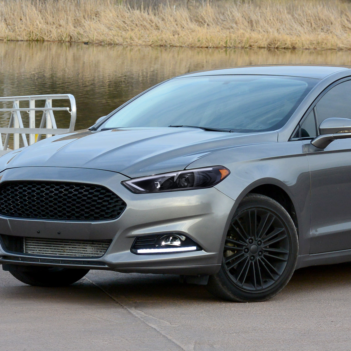 2013-2016 Ford Fusion Switchback Sequential Turn Signal Projector Headlights (Glossy Black Housing/Clear Lens)