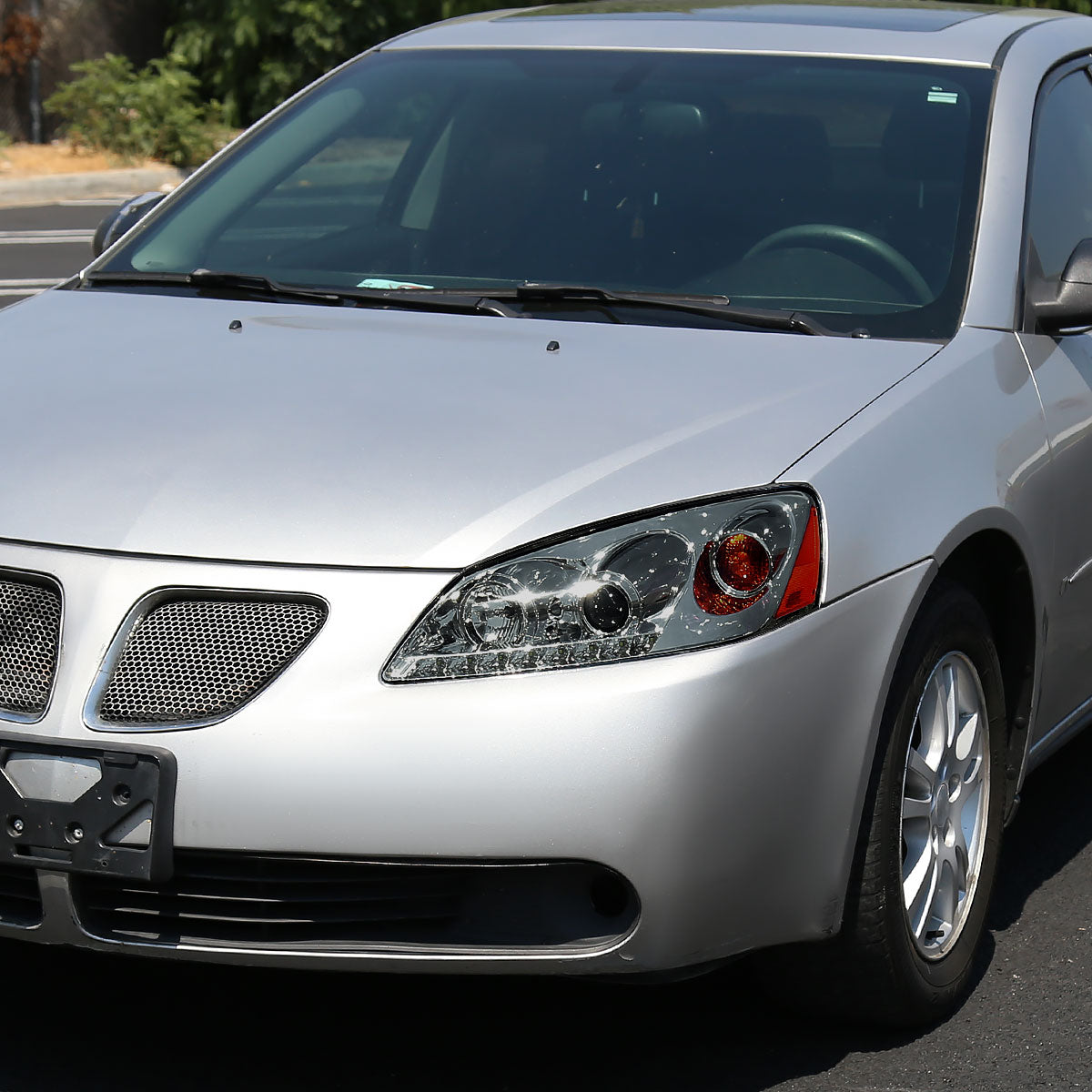 2005-2010 Pontiac G6 Projector Headlights w/ LED Light Strip (Chrome Housing/Smoked Lens)