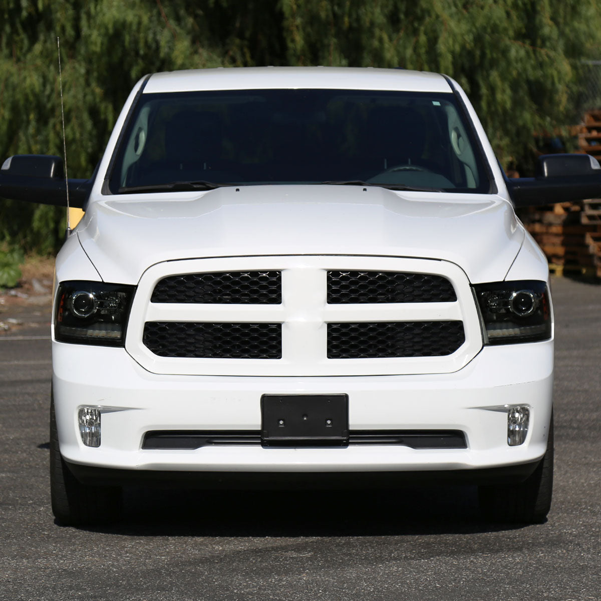 2009-2018 Dodge RAM 1500 / 2019-2021 RAM Classic / 2010-2018 RAM 2500 3500 Switchback Sequential LED Bar Projector Headlights (Jet Black Housing/Smoked Lens)