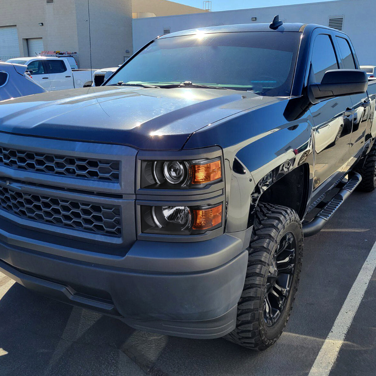 2014-2015 Chevrolet Silverado 1500 Projector Headlights (Matte Black Housing/Clear Lens)