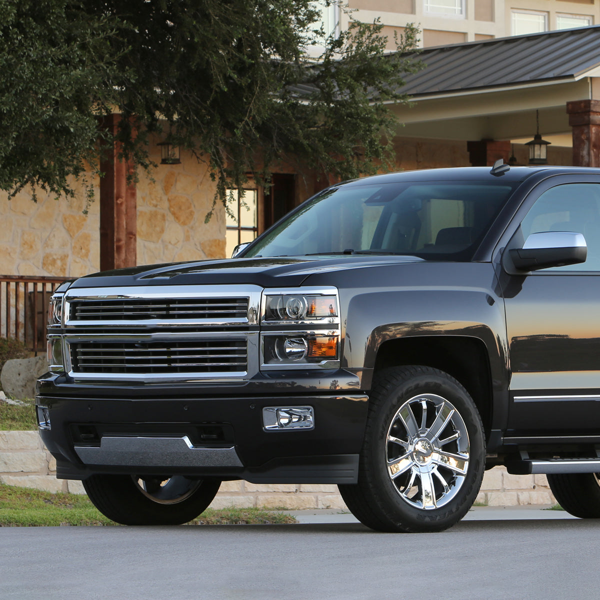 2014-2015 Chevrolet Silverado 1500 Projector Headlights (Matte Black Housing/Chrome Trim/Clear Lens)