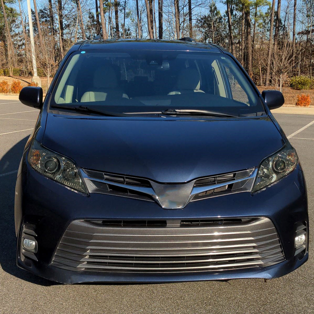 2011-2020 Toyota Sienna Projector Headlights (Chrome Housing/Smoked Lens)