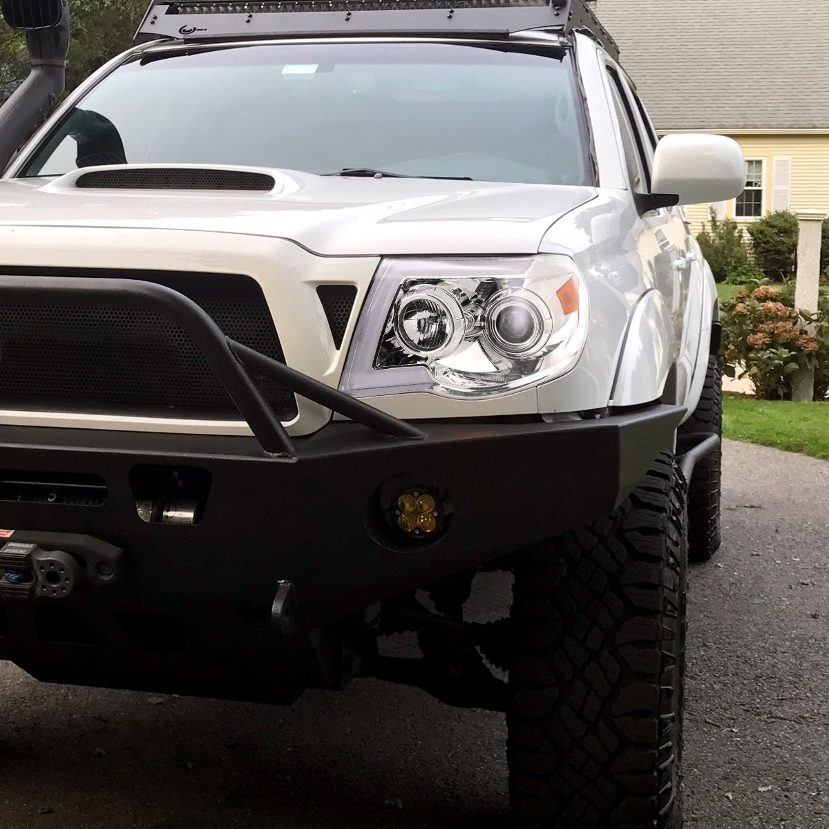 2005-2011 Toyota Tacoma LED Bar Projector Headlights w/ Sequential Turn Signal Lights (Chrome Housing/Clear Lens)