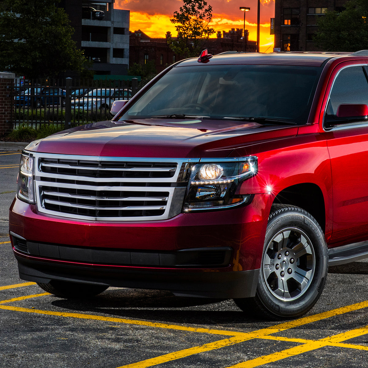 2015-2020 Chevrolet Tahoe/Suburban LED Strip Projector Headlights (Black Housing/Clear Lens)