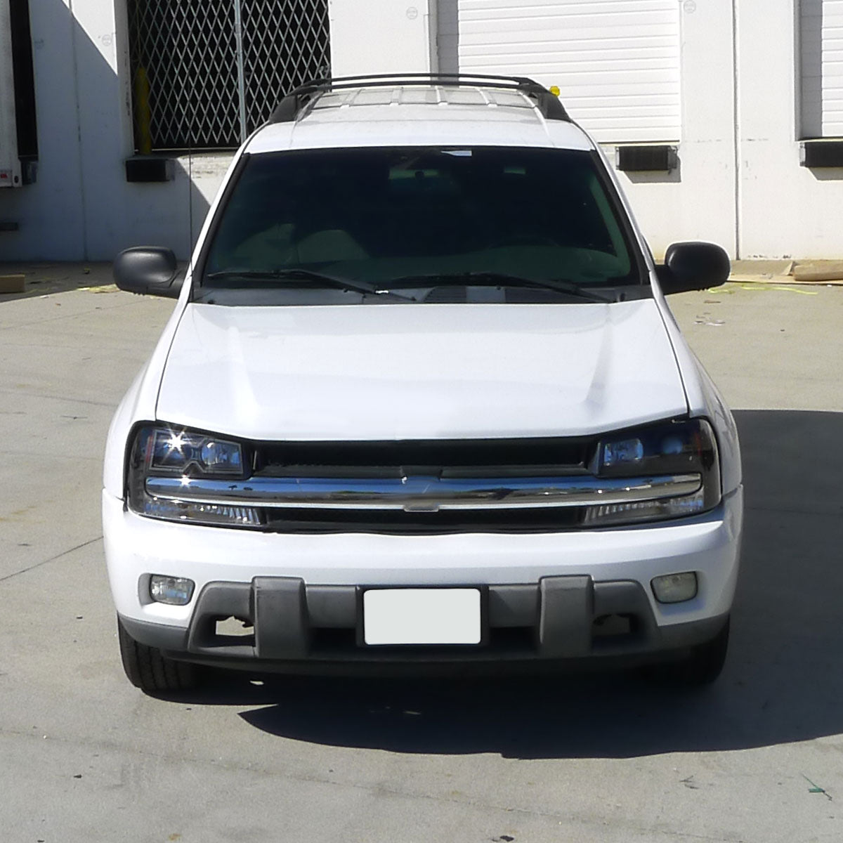 2002-2009 Chevrolet Trailblazer Projector Headlights w/ LED Light Strip (Matte Black Housing/Clear Lens)