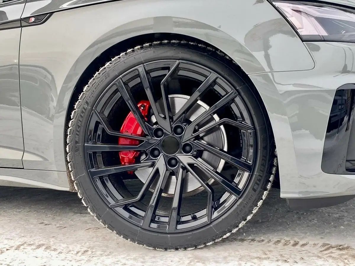 AU15 19x8.5 5x112 +32 66.6 Gloss Black
