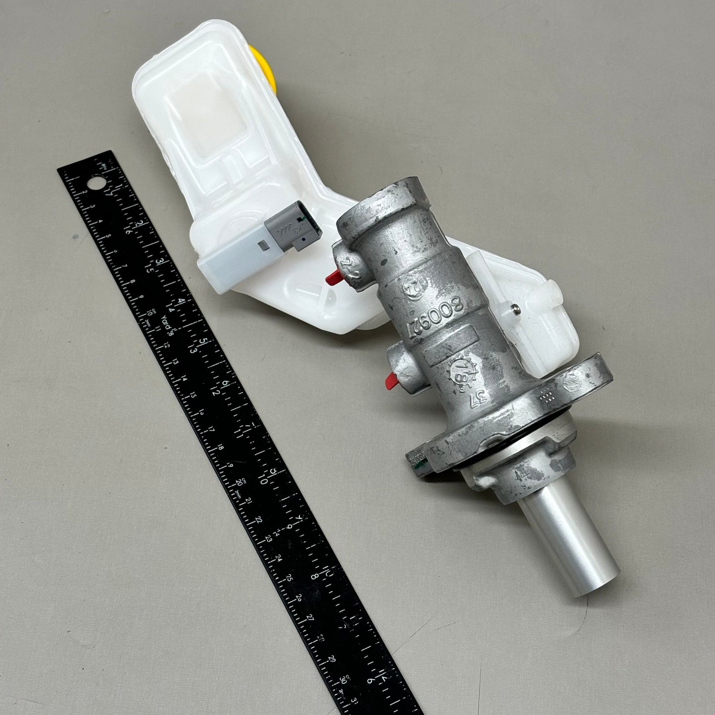 MAZDA OEM Genuine Tandem Master Cyl Silver Clear DAY6-43-40 ZB