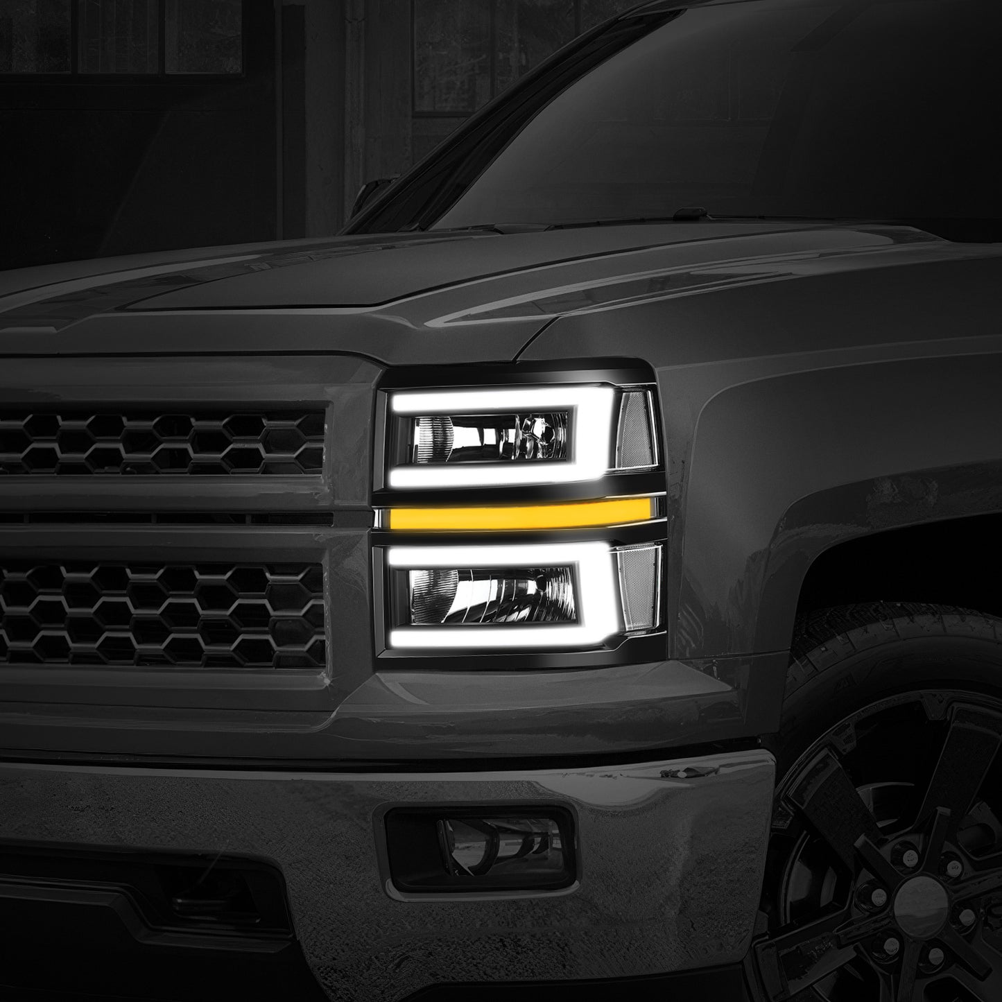14-15 Chevy Silverado 1500 Headlights Black/Clear
