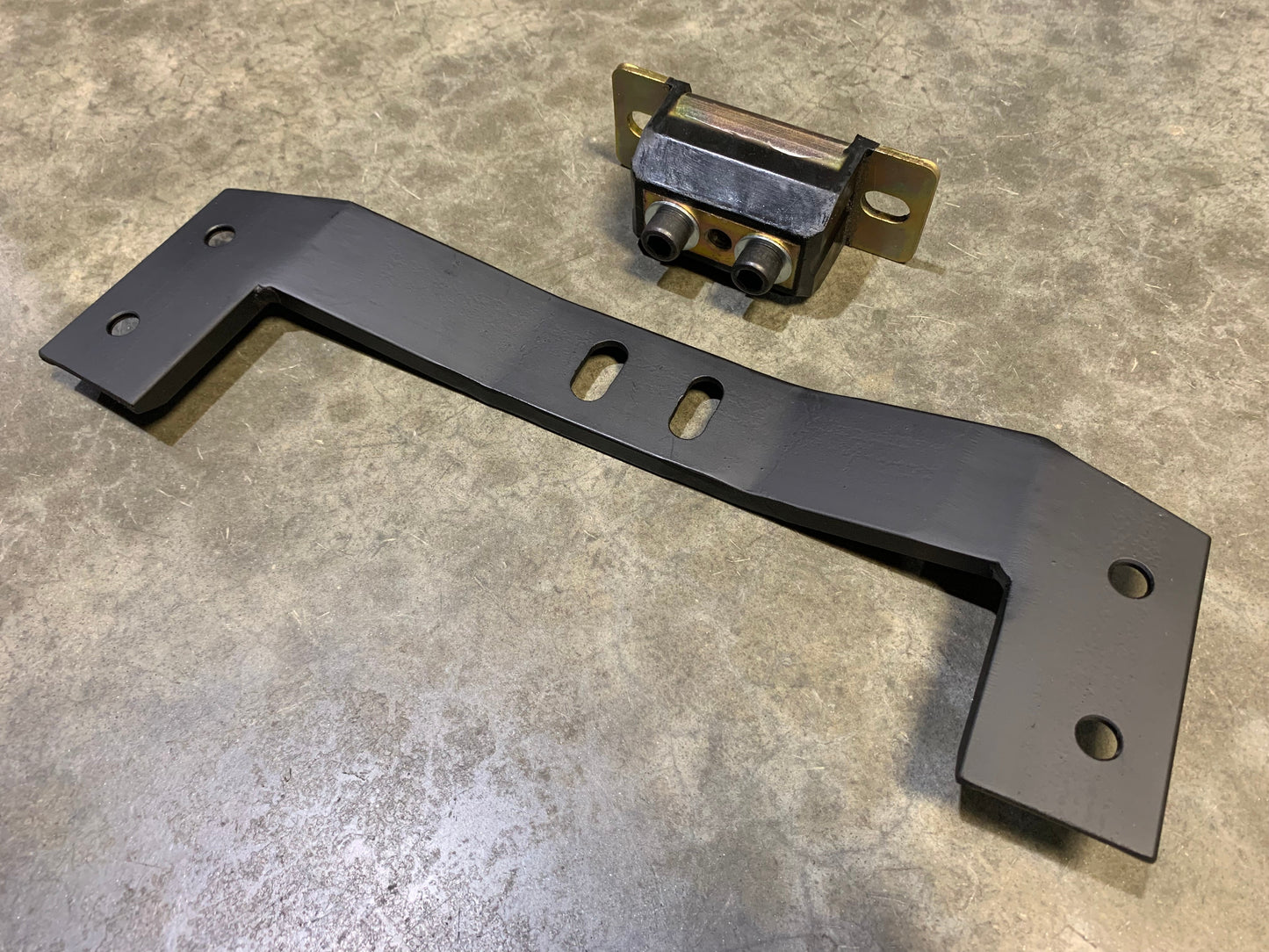 95-00 LS / 94-00 Celsior CD00x transmission cross member