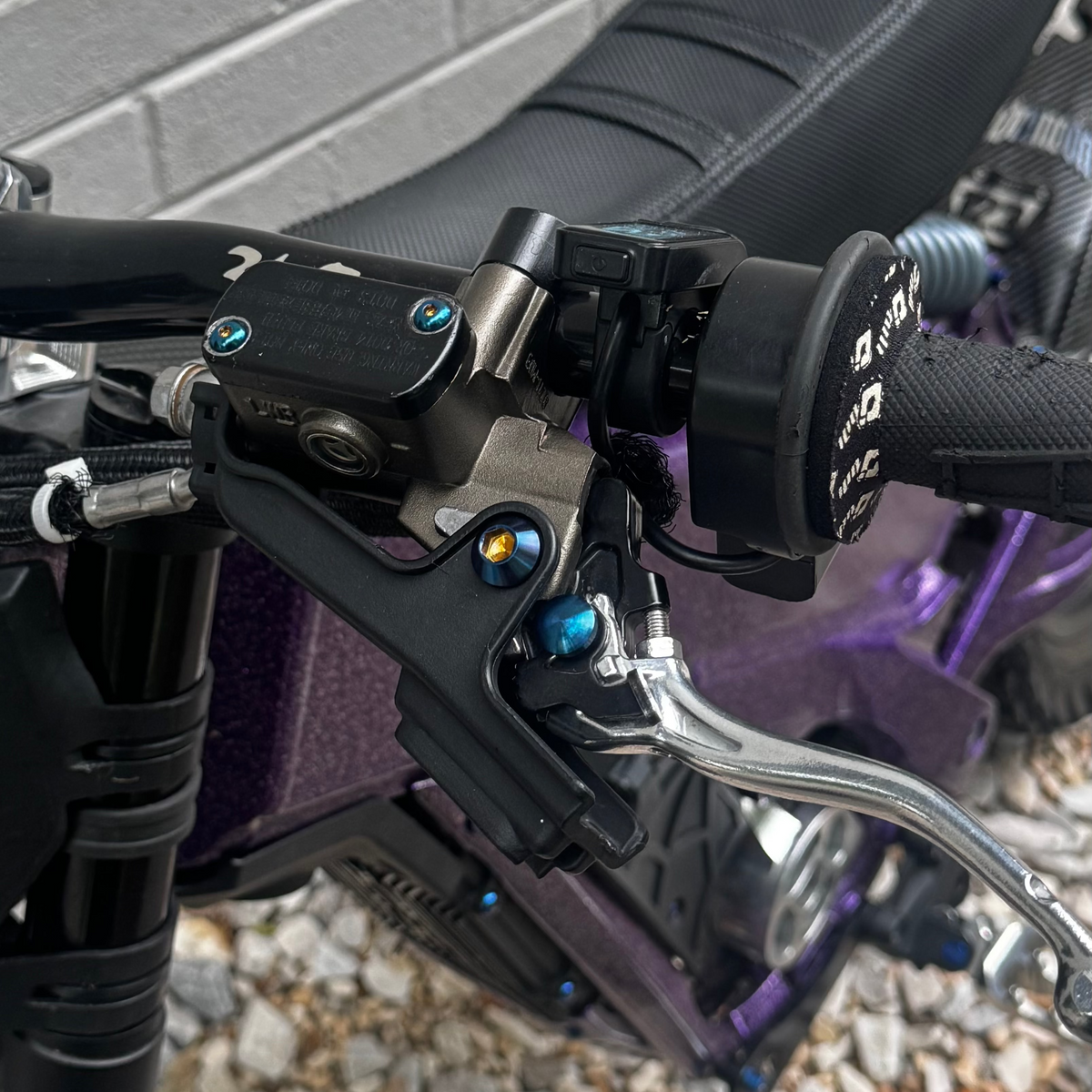 Titanium Ultrabee brake lever pin