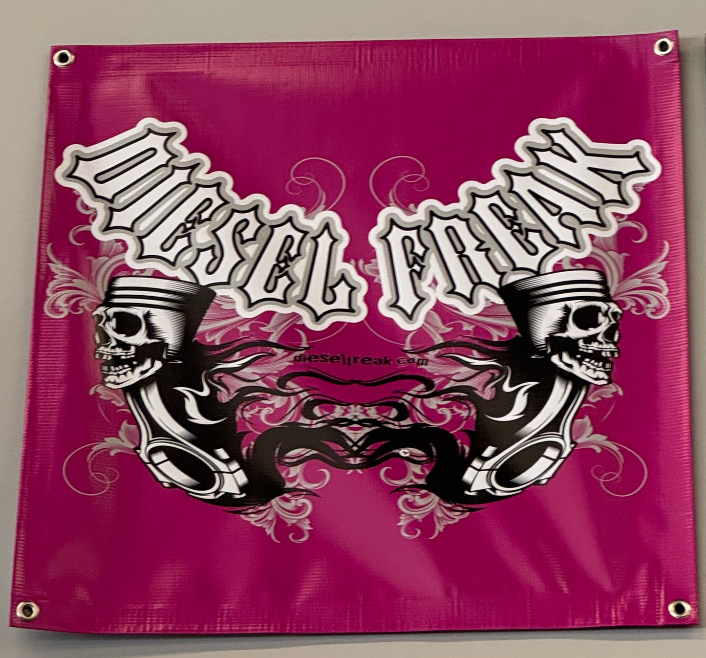 Piston Head Banner