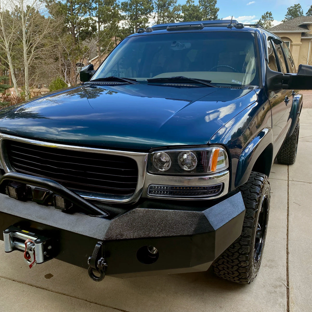1999-2007 GMC Sierra/Yukon/Yukon XL Bumper Lights w/ Sequential Turn Signal Lights (Matte Black Housing/Clear Lens)
