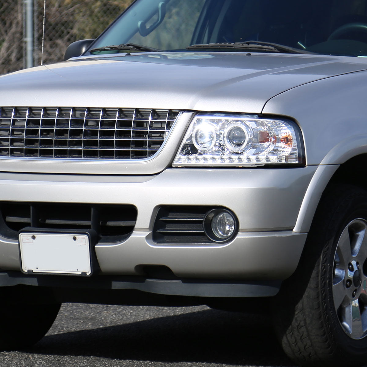 2002-2005 Ford Explorer H10 Fog Lights (Chrome Housing/Clear Lens)