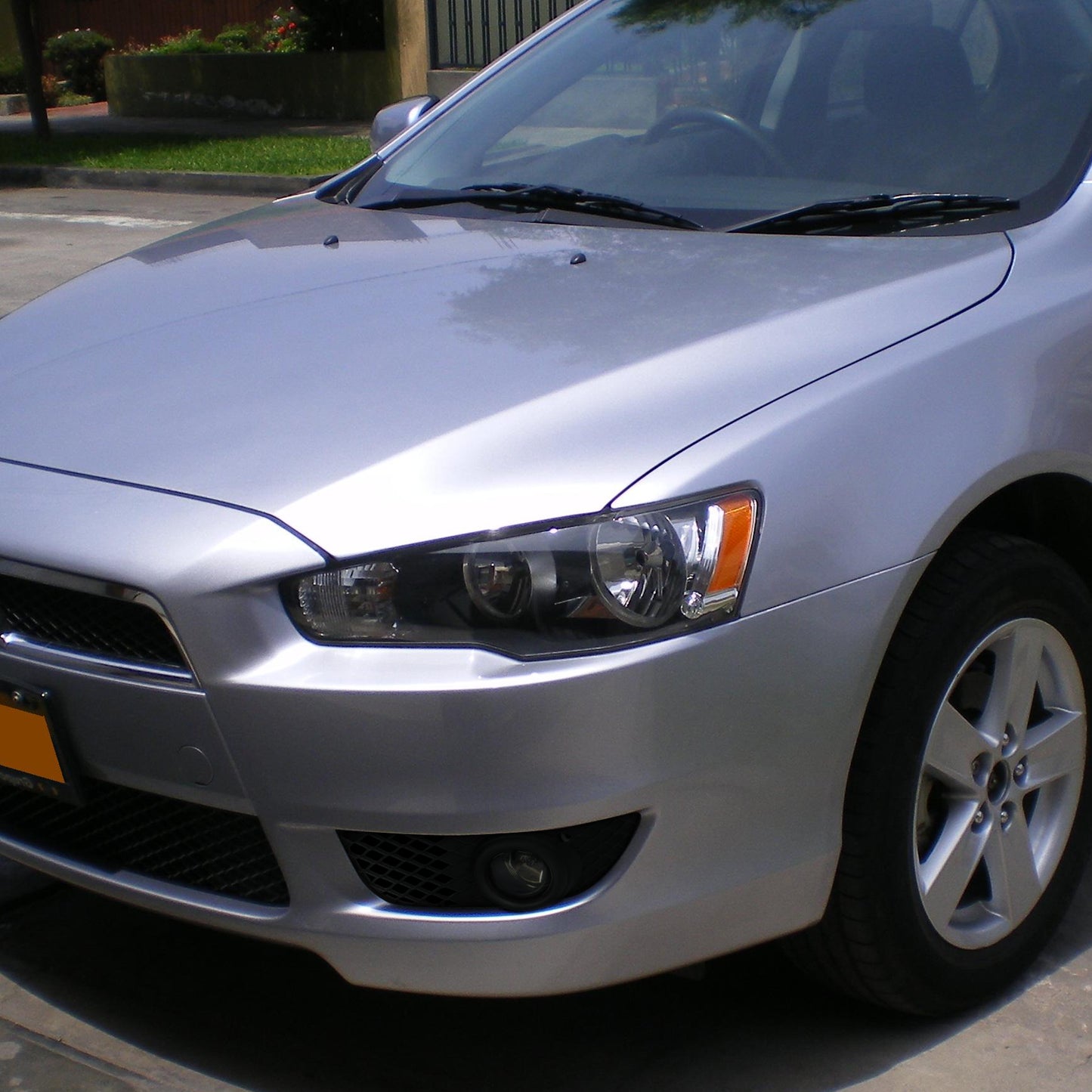 2008-2012 Mitsubishi Lancer H11 Fog Lights Kit (Chrome Housing/Smoked Lens)