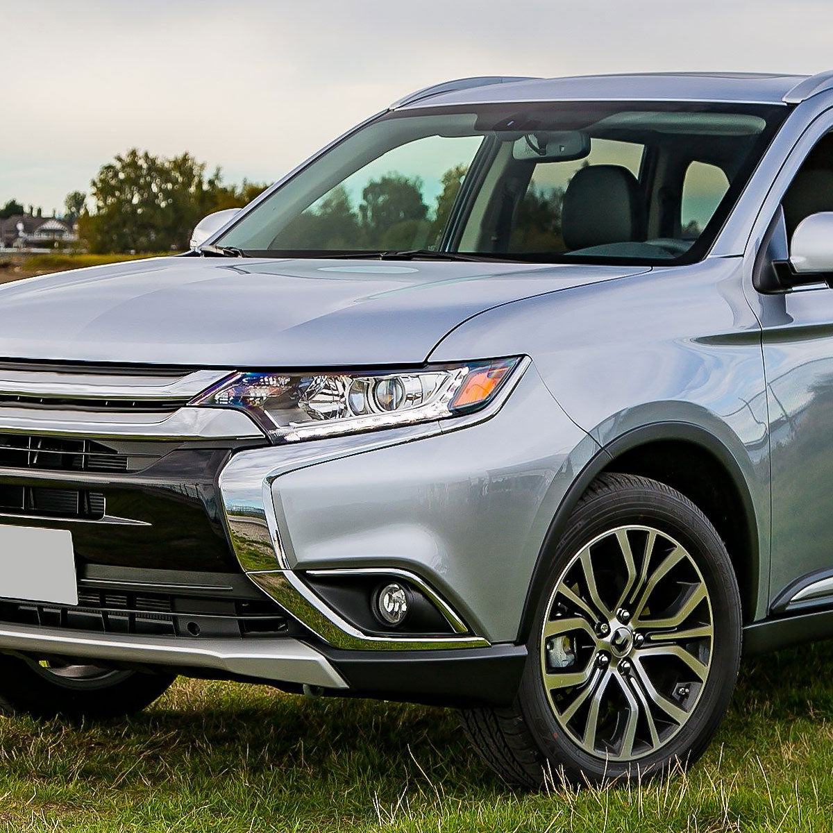 2016-2020 Mitsubishi Outlander H16 Fog Lights Kit (Chrome Housing/Clear Lens)