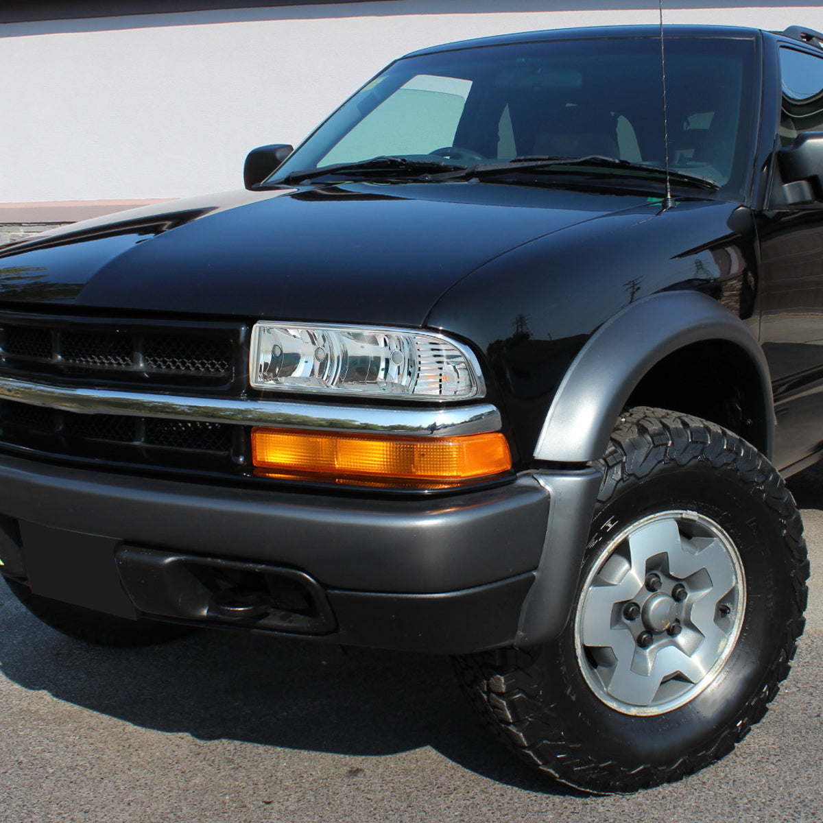 1998-2004 Chevrolet S10/Blazer Factory Style Headlights (Chrome Housing/Clear Lens)