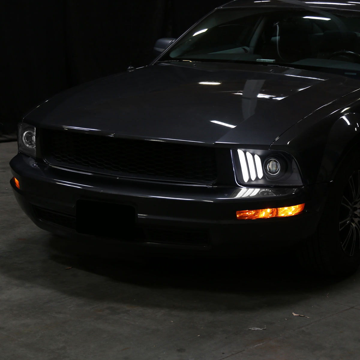 2005-2009 Ford Mustang LED Bar Projector Headlights (Matte Black Housing/Clear Lens)