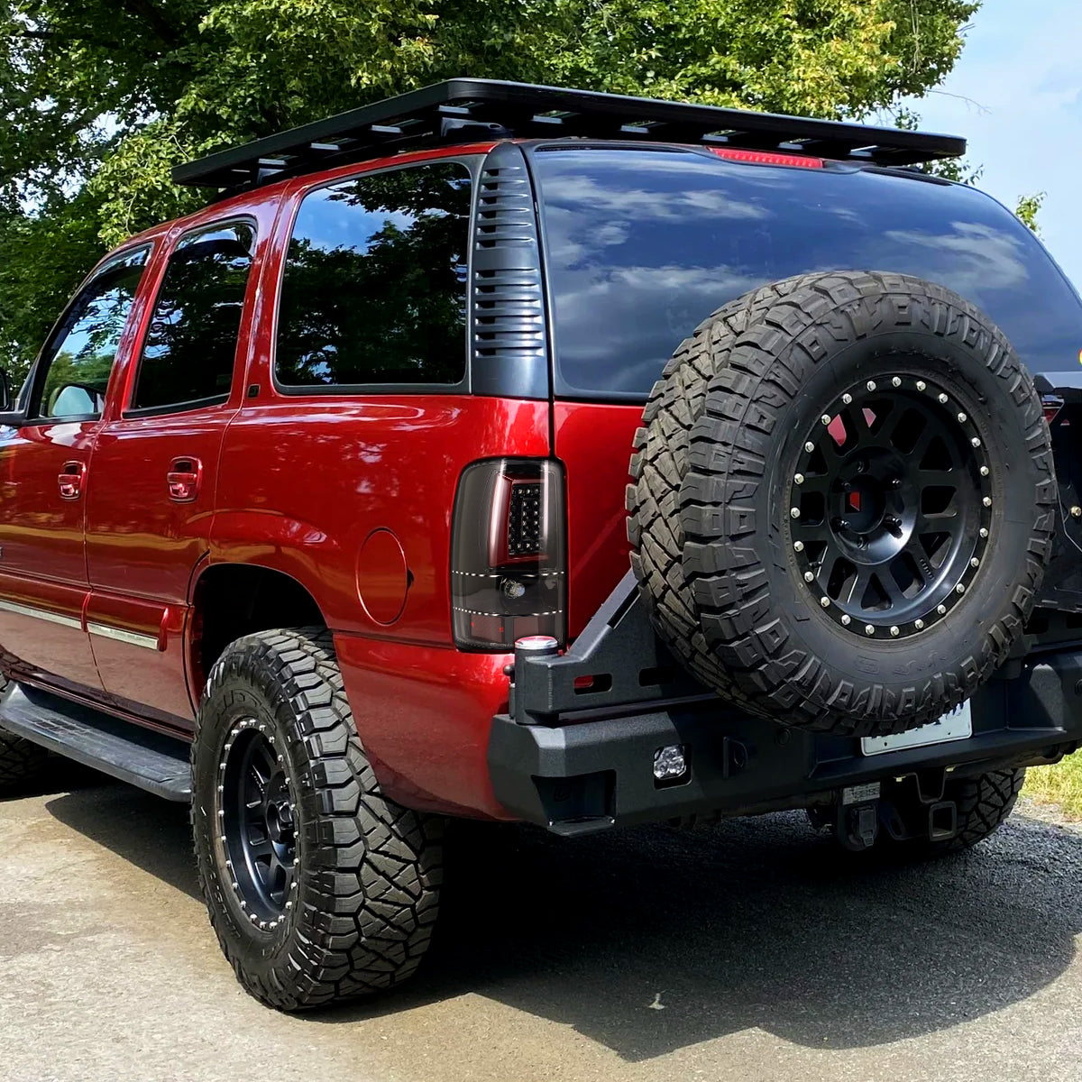 2000-2006 Chevrolet Suburban/Tahoe GMC Yukon/Yukon XL LED C Bar Tail Lights (Jet Black Housing/Clear Lens)