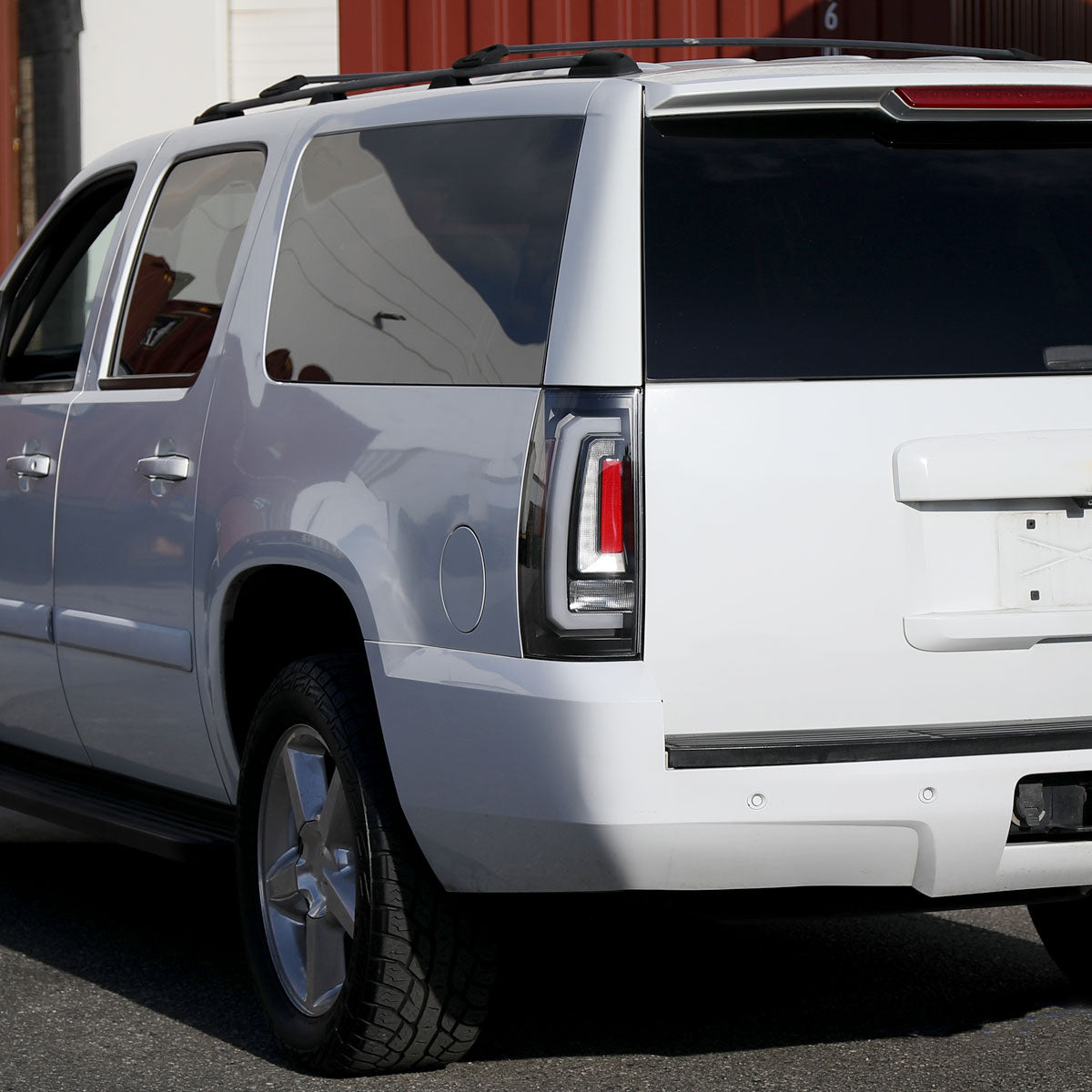 2007-2014 Chevrolet Tahoe/Suburban / 2007-2014 GMC Yukon/Yukon Denali LED Sequential Turn Signal Tail Lights (Matte Black Housing/Clear Lens)