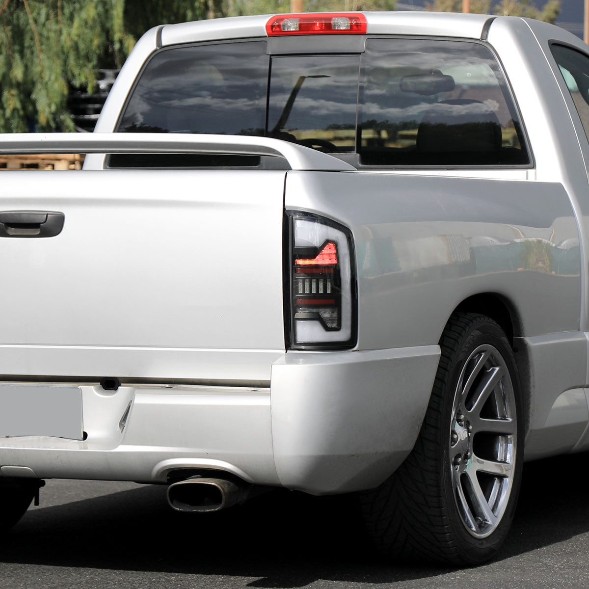 2002-2006 Dodge RAM 1500/2500/3500 White LED Bar Tail Lights (Matte Black Housing/Clear Lens)