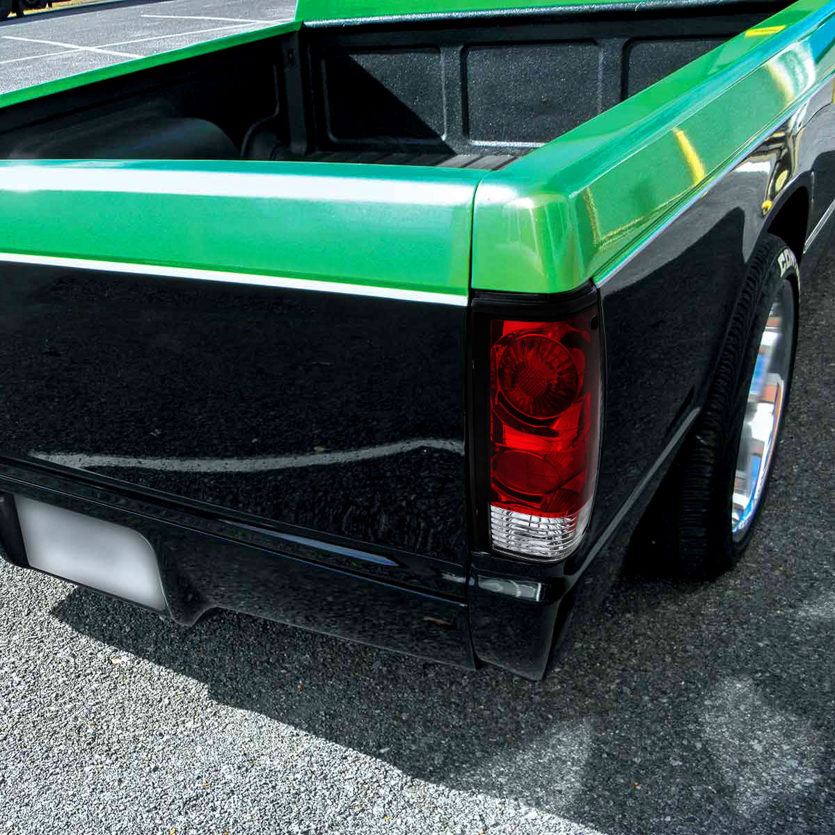 1982-1994 Chevrolet S10/Blazer GMC S15/Sonoma Tail Lights (Chrome Housing/Red Clear Lens)