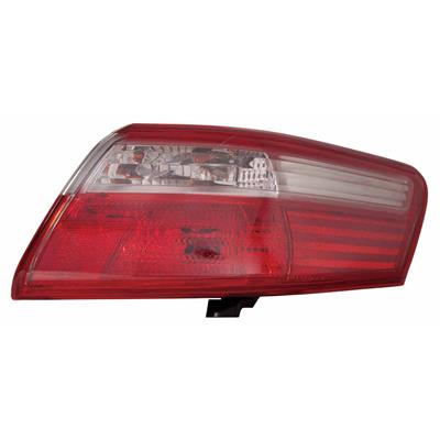 PASSENGER SIDE OUTER TAIL LIGH