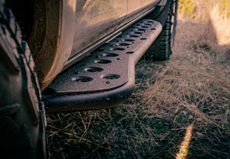 Cali Raised LED Cali Raised 05-23 Toyota Tacoma Ster Ed Rock Sliders - Double Cab Short Bed W/ Kick Out/Steel CR2608