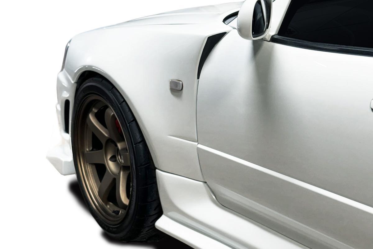 1999-2002 Nissan Skyline Duraflex Z-Tune Fender