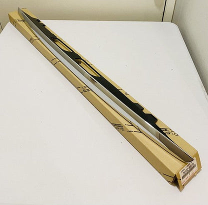 NEW GENUINE  LEXUS 03-09 GX470 REAR LICENSE LIGHT COVER CHROME 75132-60070