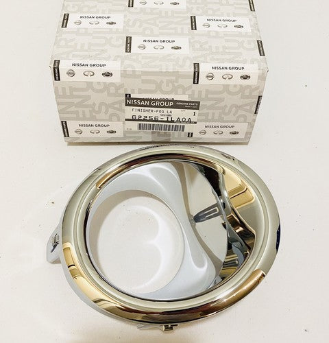 NEW GENUINE 11-15 INFINITI QX56 QX80 CHROME RH FOG LIGHT BEZEL 62256-1LA0A