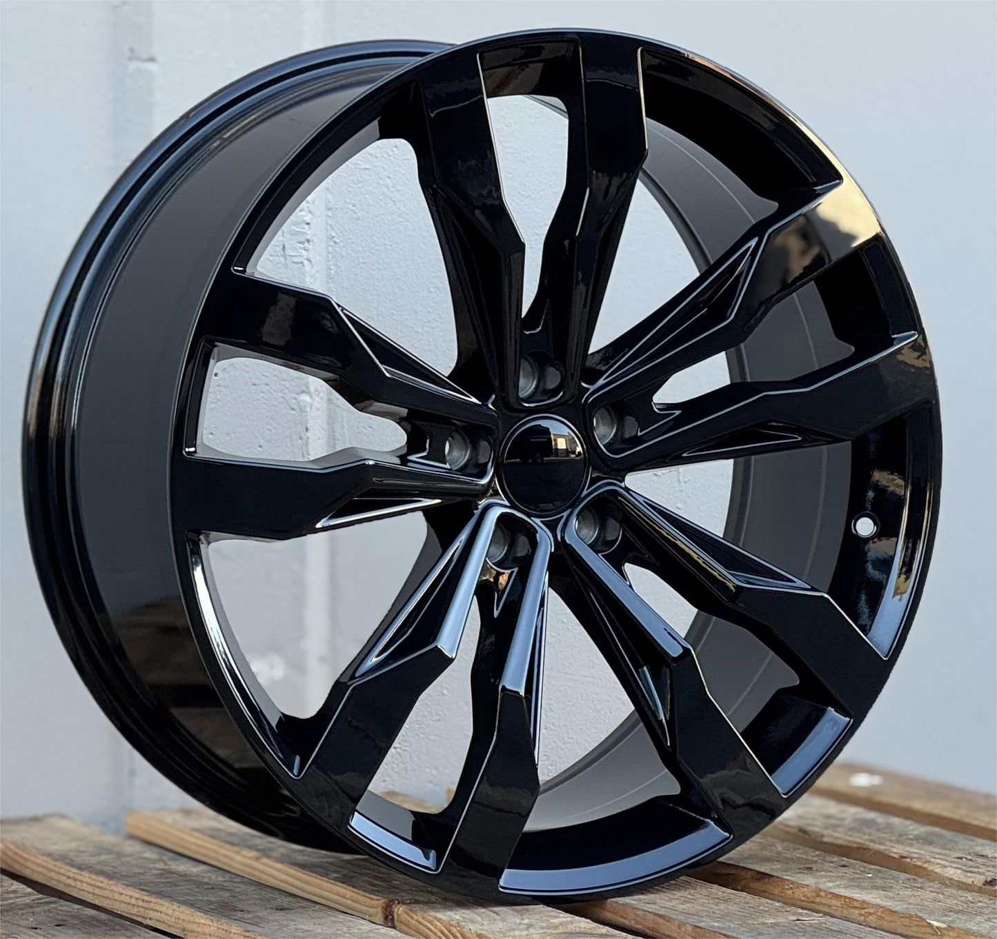 VW1 20x8.5 5x112 +42 57.1 Gloss Black