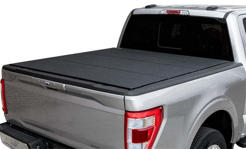 Access LOMAX Professional Series Tri-Fold Cover 17-19 Nissan Titan 5ft 6in Bed B0030019