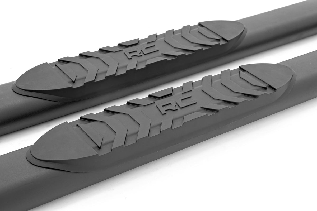 Oval Nerf Step Crew Cab Black Ford Super Duty 2WD/4WD (99-16) Rough Country