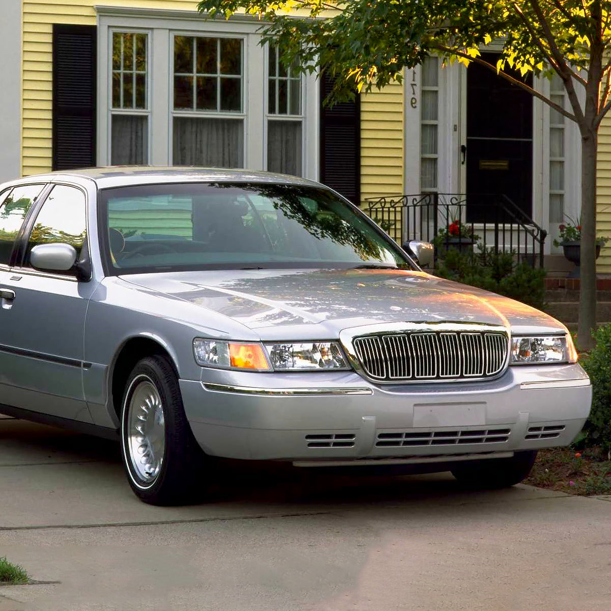 1998-2002 Mercury Grand Marquis Factory Style Crystal Headlights w/ Corner Signal Lights (Chrome Housing/Clear Lens)