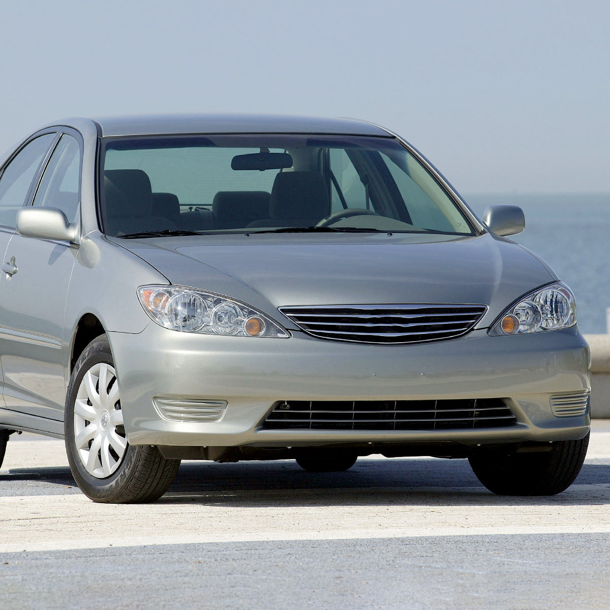 2005-2006 Toyota Camry Factory Style Crystal Headlights w/ Amber Reflector (Chrome Housing/Clear Lens)
