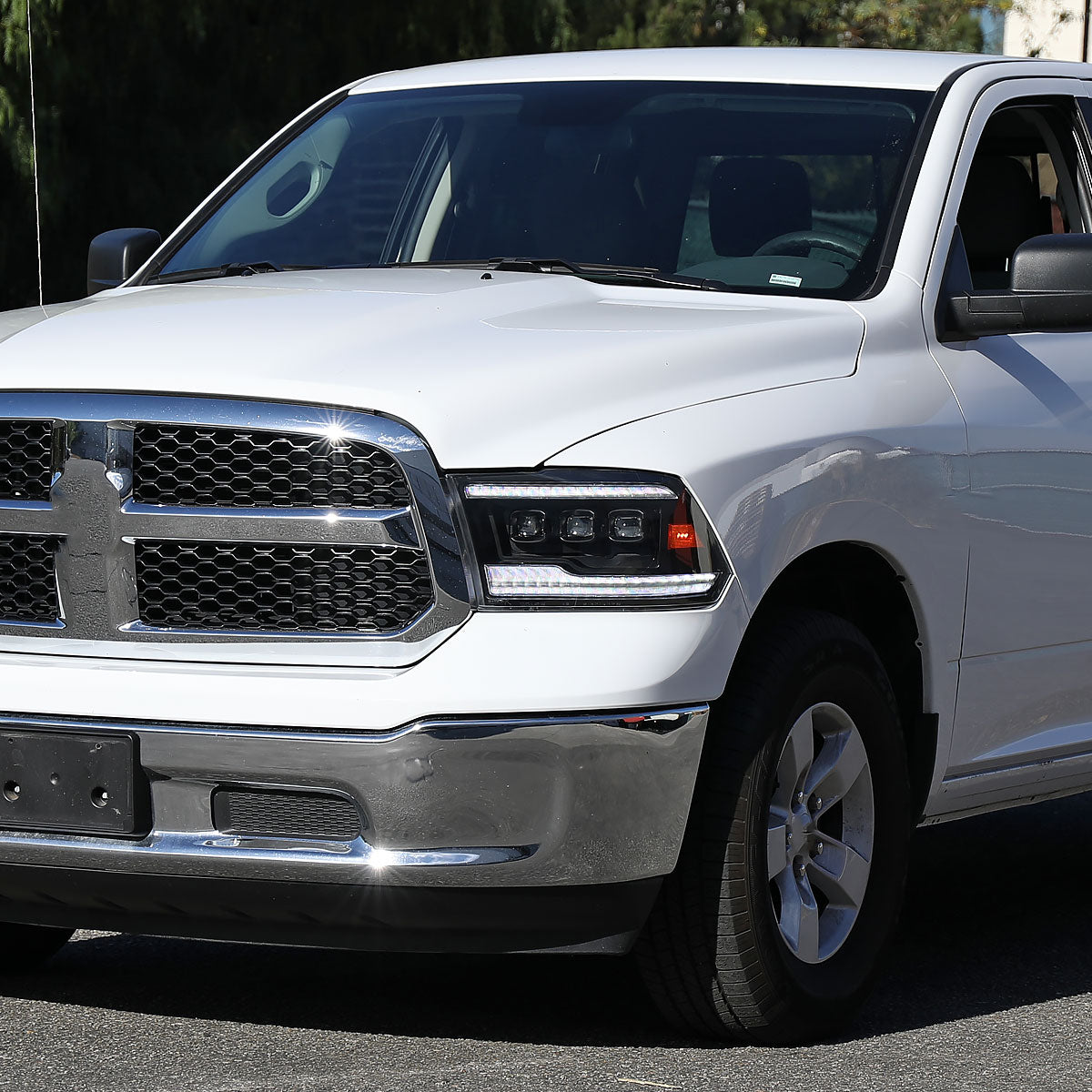 2009-2018 Dodge RAM 1500 / 2019 RAM Classic / 2010-2018 RAM 2500 3500 Switchback Sequential Full LED Projector Headlights (Matte Black Housing/Clear Lens)