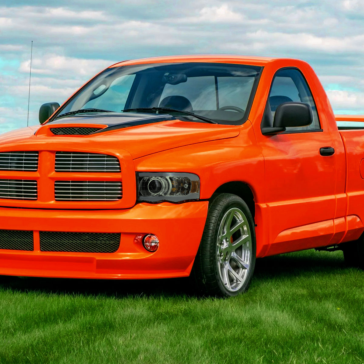 2002-2005 Dodge Ram 1500 / 2003-2005 Dodge Ram 2500 / 3500 LED Tube Projector Headlights (Chrome Housing/Smoked Lens)