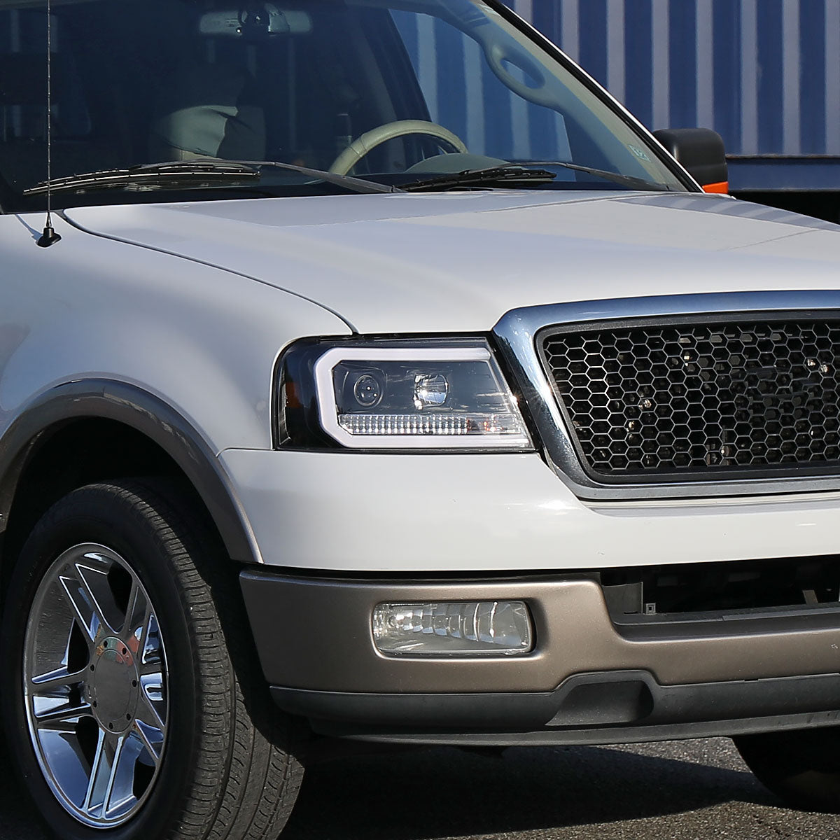 2004-2008 Ford F-150/ 2006-2008 Lincoln Mark LT LED C-Bar Projector Headlights (Matte Black Housing/Clear Lens)