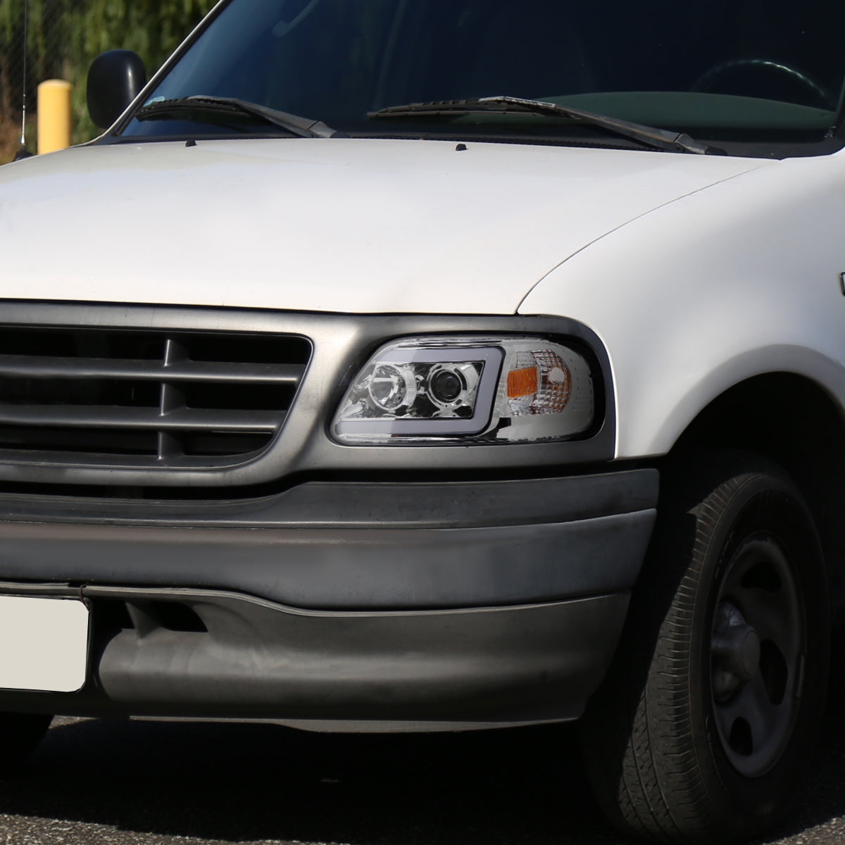 1997-2004 Ford F-150 / 1997-2002 Expedition LED C-Bar Projector Headlights (Chrome Housing/Clear Lens)