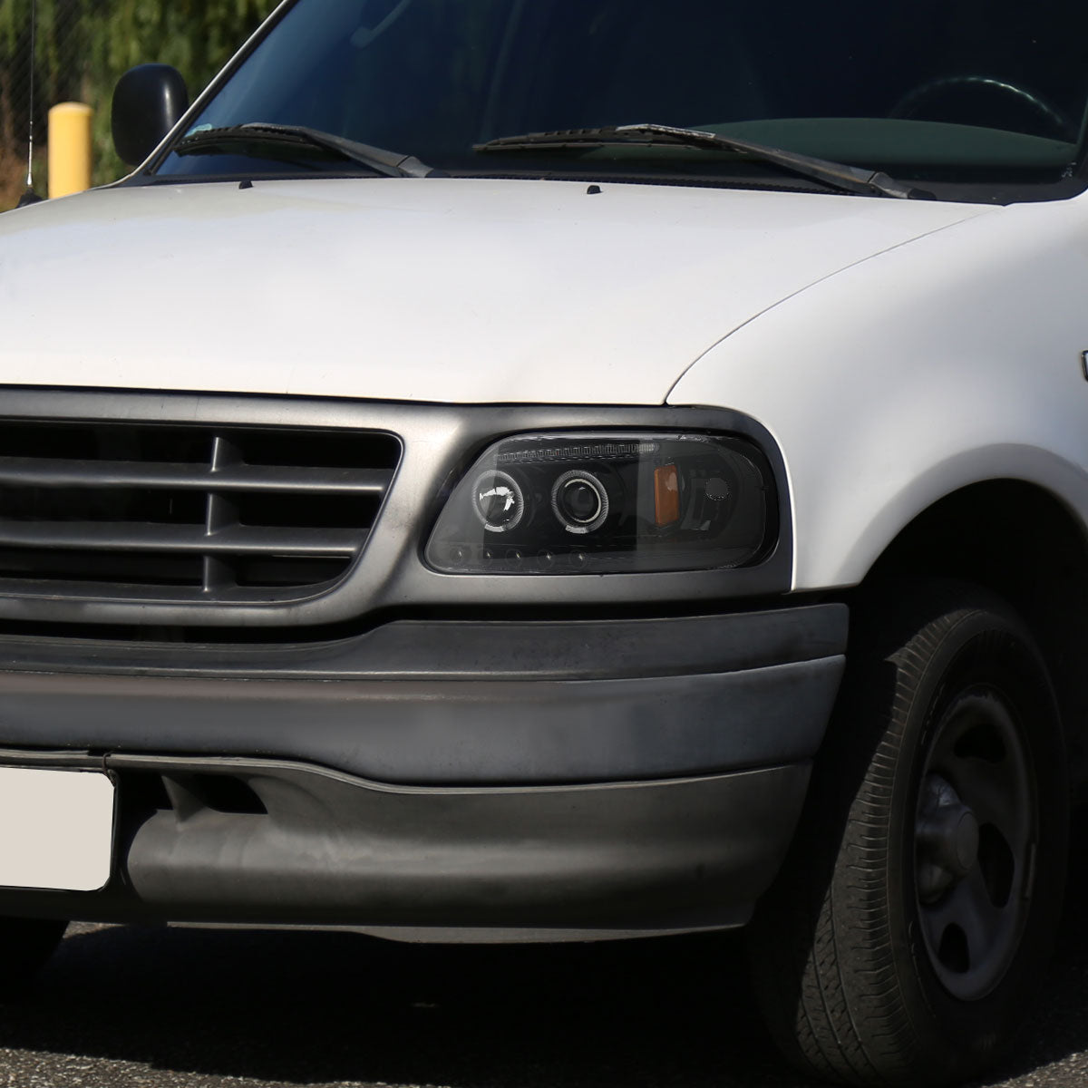 1997-2004 Ford F-150 / 1997-2002 Expedition Dual Halo Projector Headlights (Jet Black Housing/Clear Lens)